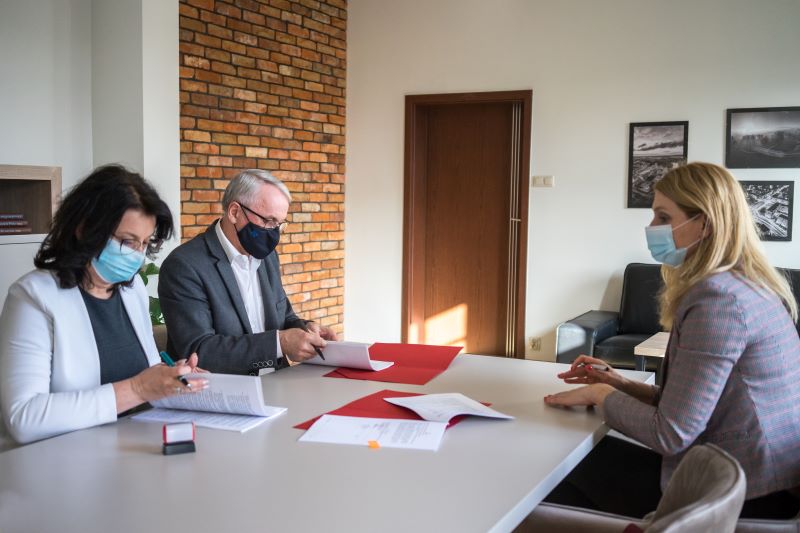 Podpisanie umowy na dofinansowanie moderrnizacji Targowiska Miejskiego w Piszu